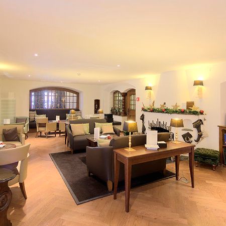 Hotel Le Petit Cervin Zermatt Restaurante foto The lounge at the airport