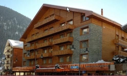 Hotel Le Petit Cervin Zermatt Exterior foto A typical hotel in Les Saisies